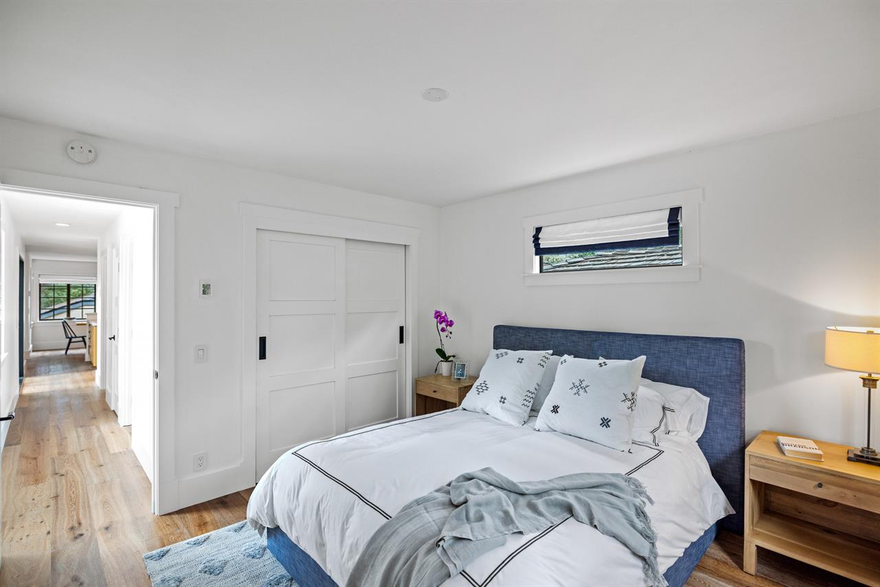 Bedroom 2, Queen Bed