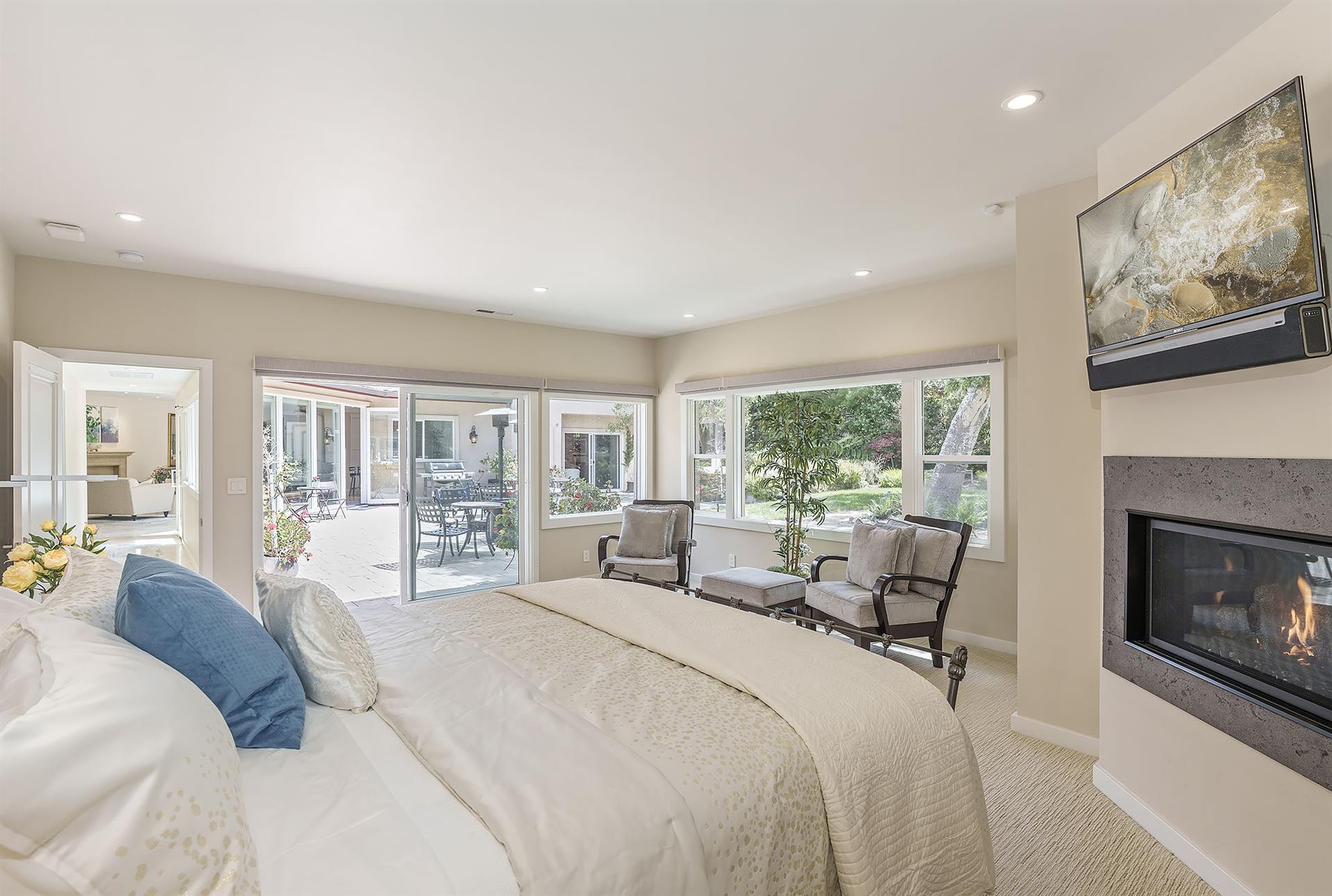 Bedroom 1, King, Gas Fireplace, TV, En Suite wShower