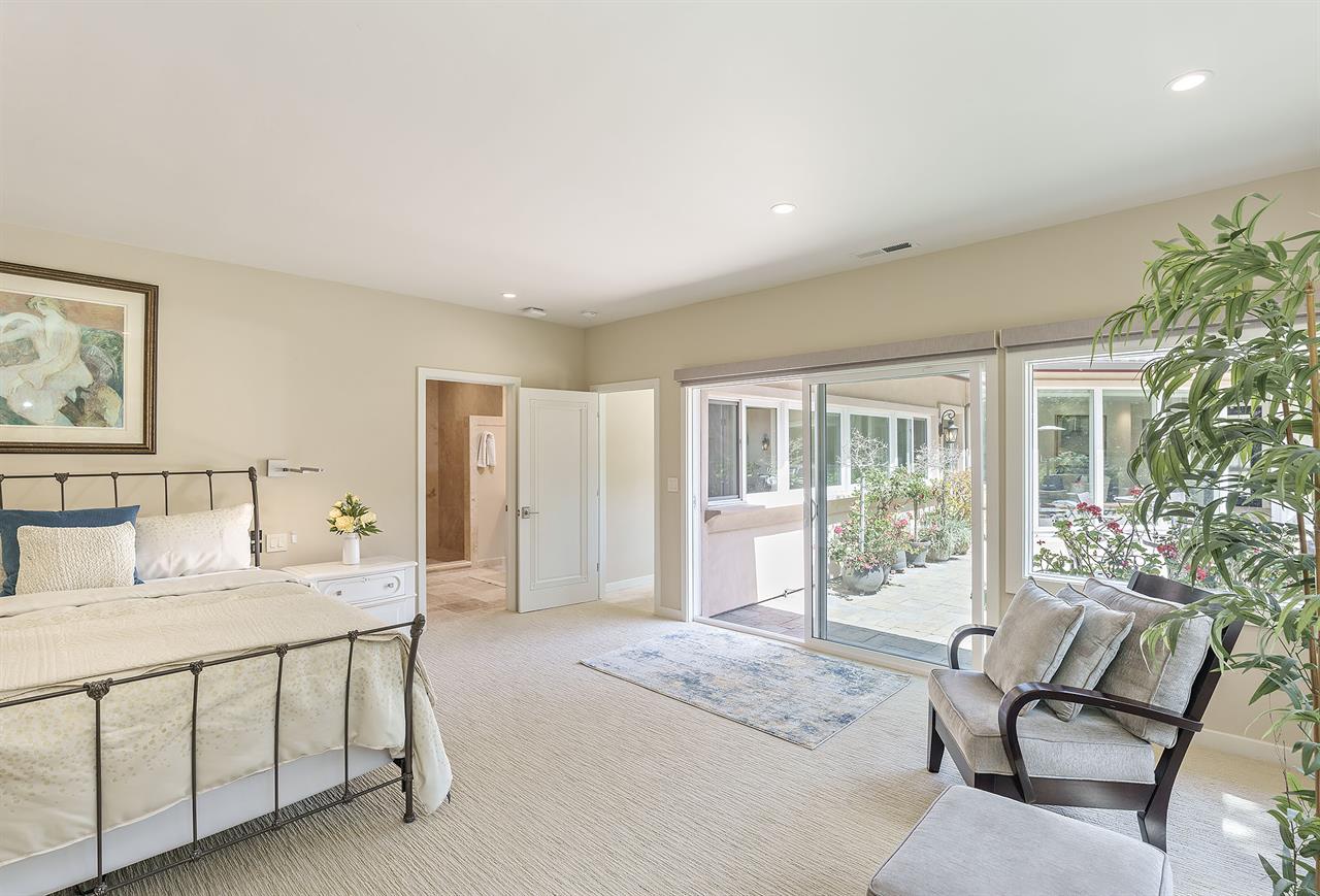 Bedroom 1, King, Gas Fireplace, TV, En Suite wShower