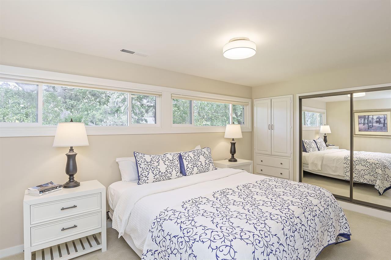 Downstairs Bedroom 2  King Bed, TV