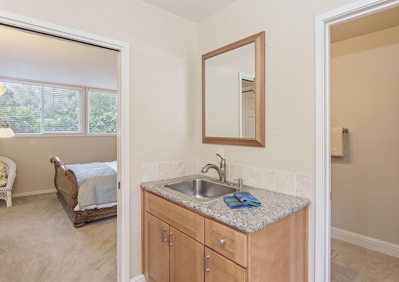 Guest SuiteBedroom 4, King, TV, Bathroom, Kitchenette