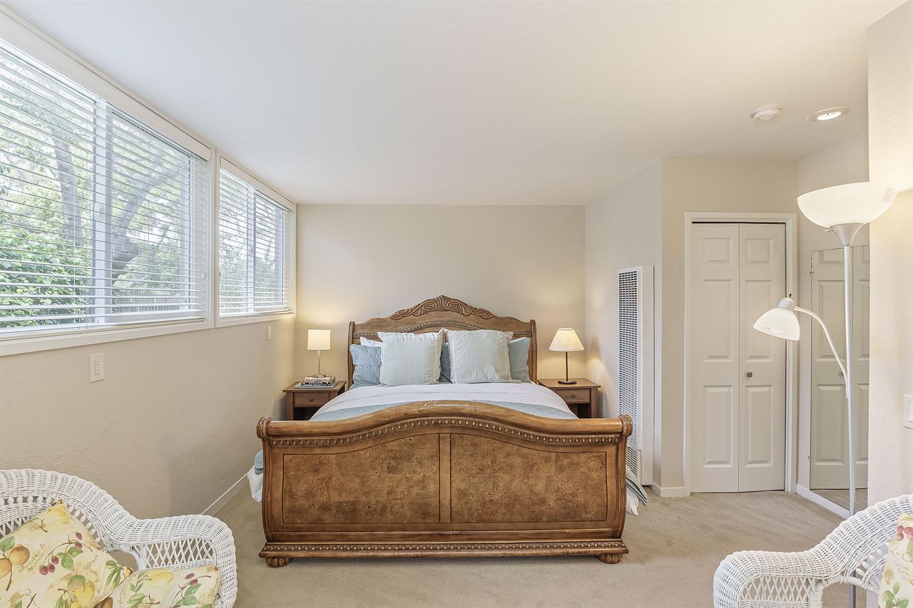 Guest SuiteBedroom 4, King, TV, Bathroom, Kitchenette