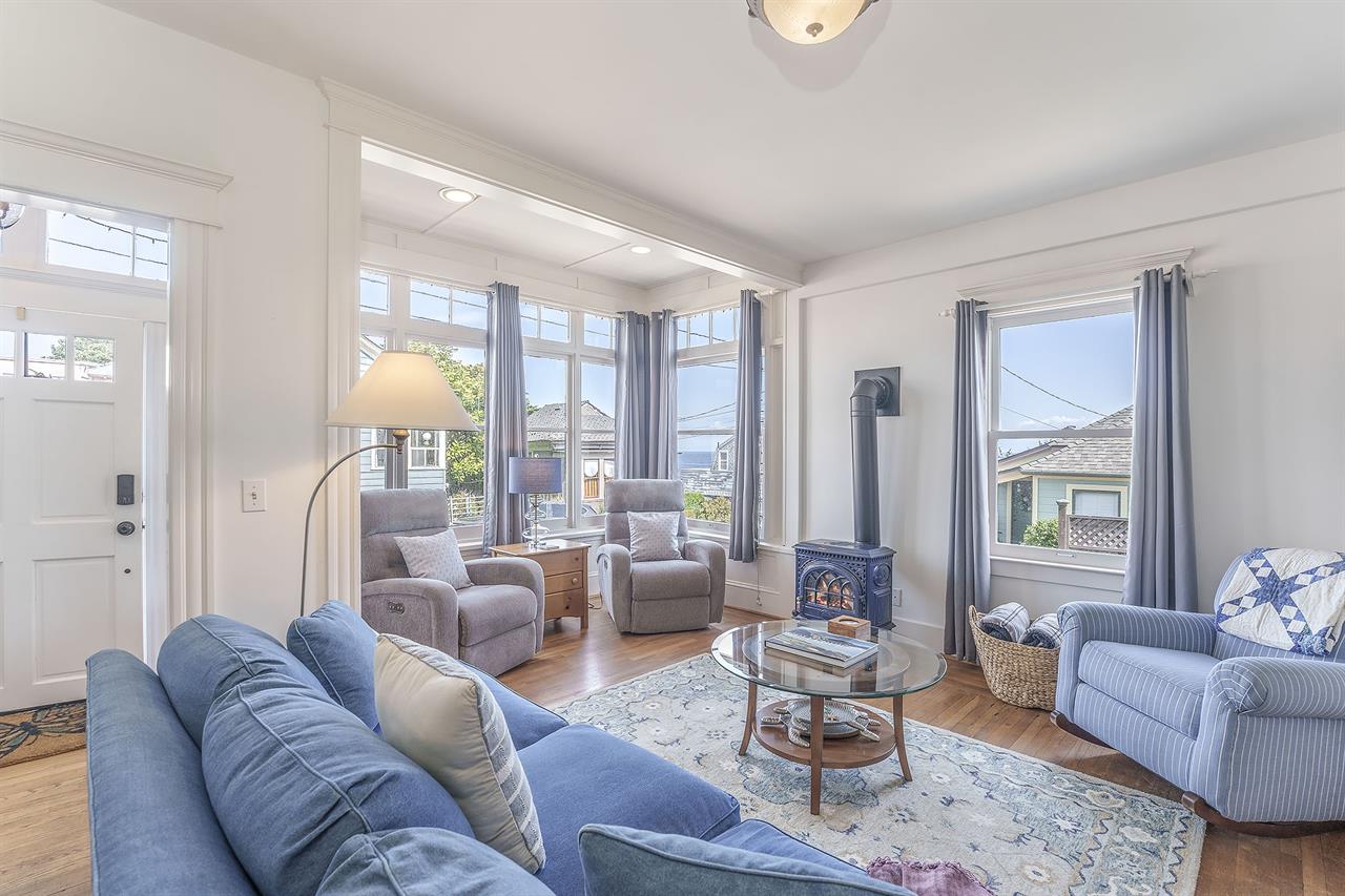 Living Room with Fireplace, HDTV and Ocean Views