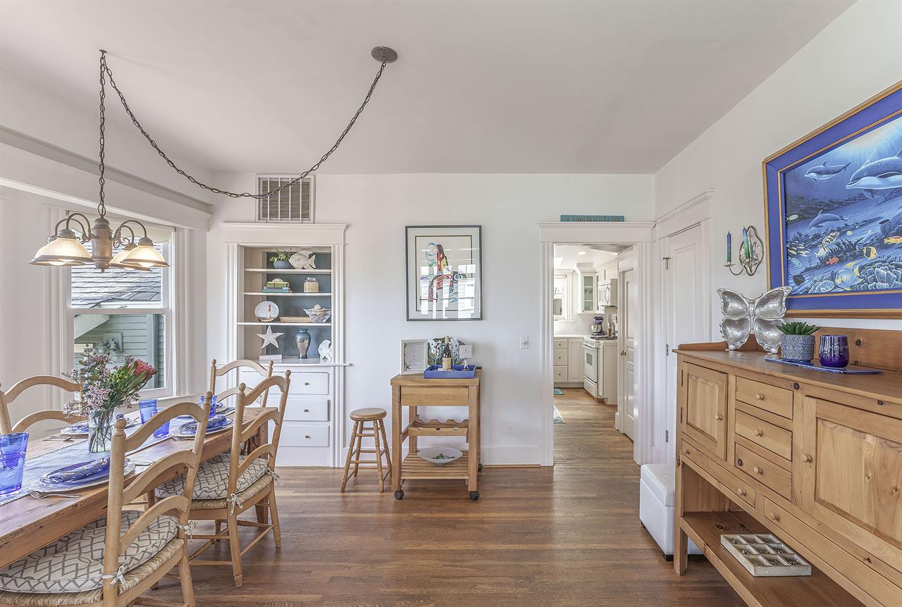 Dining Area Seats Six