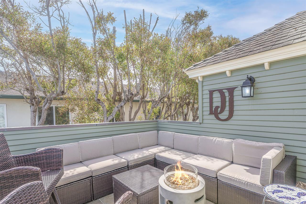 Upper Level Balcony has a Fire Pit