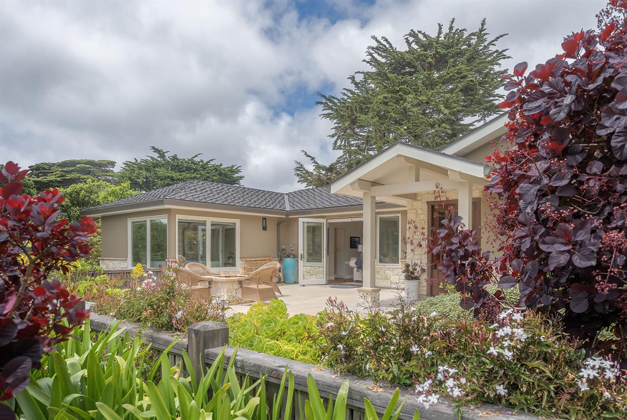 Welcome to Seas the Day   Mountain Views, Lush Landscape