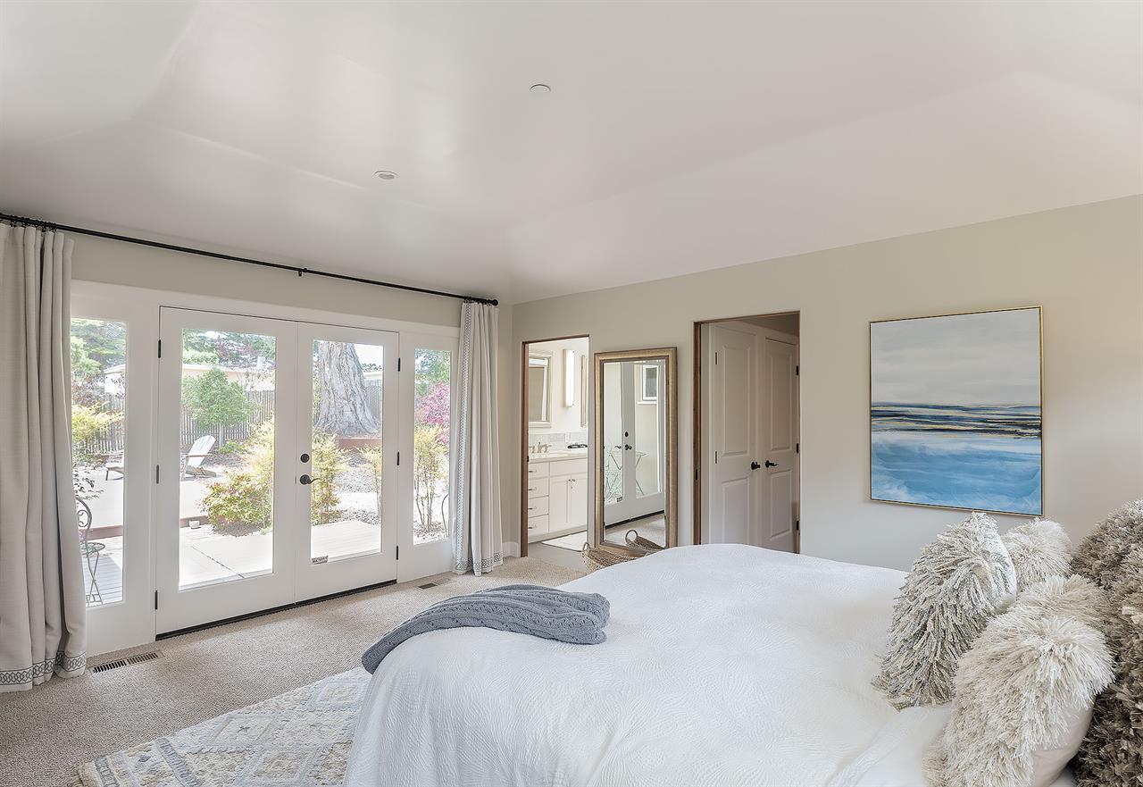 Bedroom 1  King Bed, HDTV, En Suite Bath