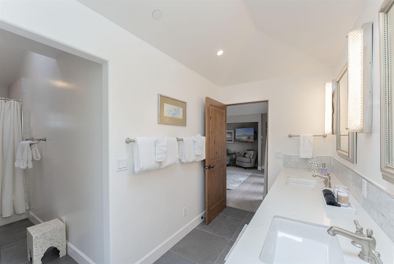 Bath 1 En Suite Bath for Bedroom 1  Shower, Separate Tub