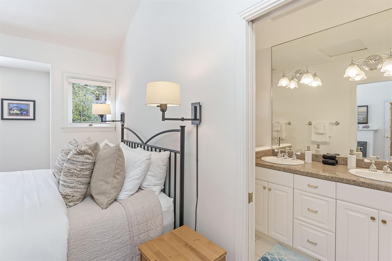 Bedroom 1, Queen, Fireplace, TV, En Suite Bathroom