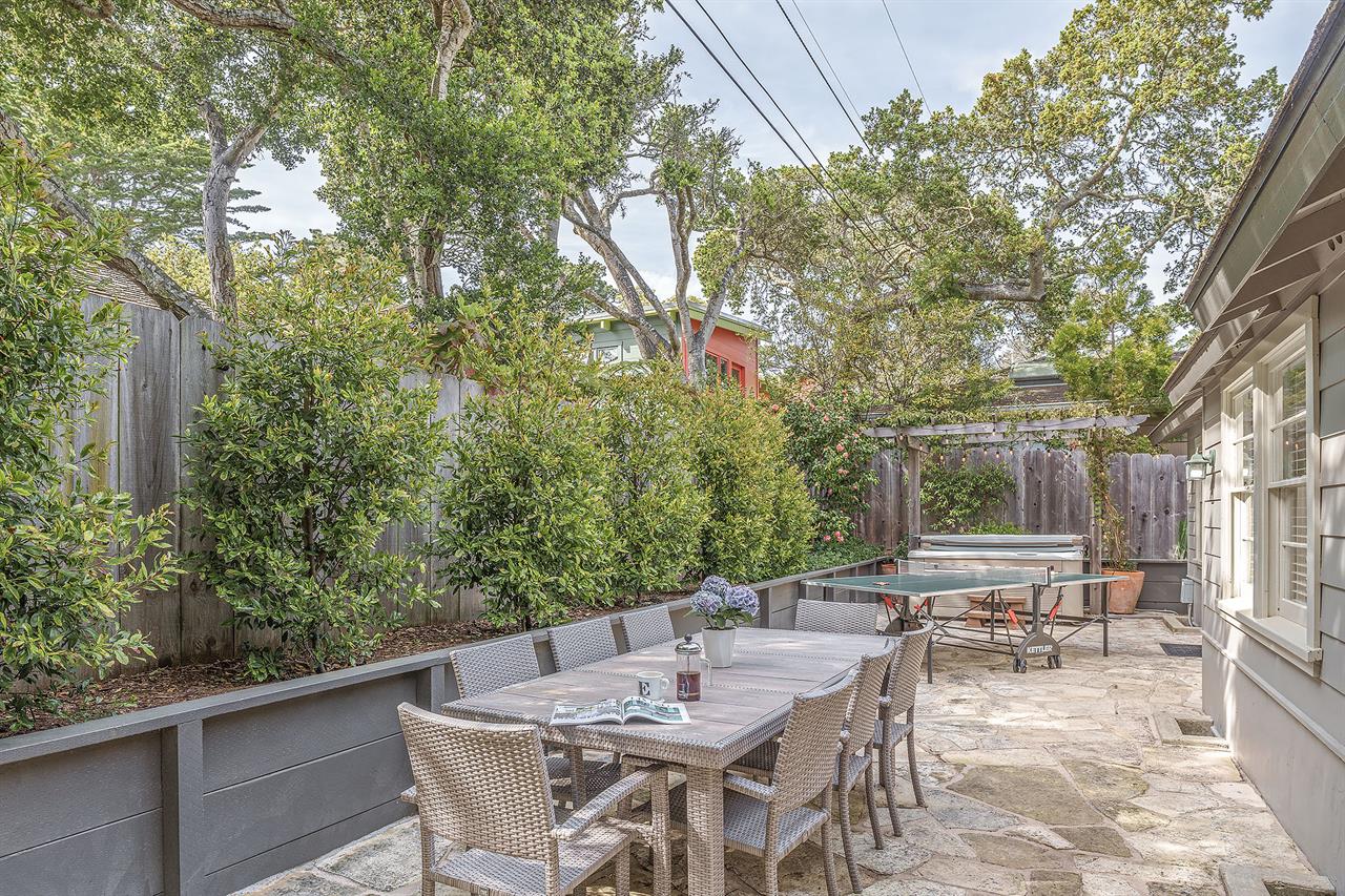 Backyard  Dining for 8, Ping Pong Table and a Hot Tub