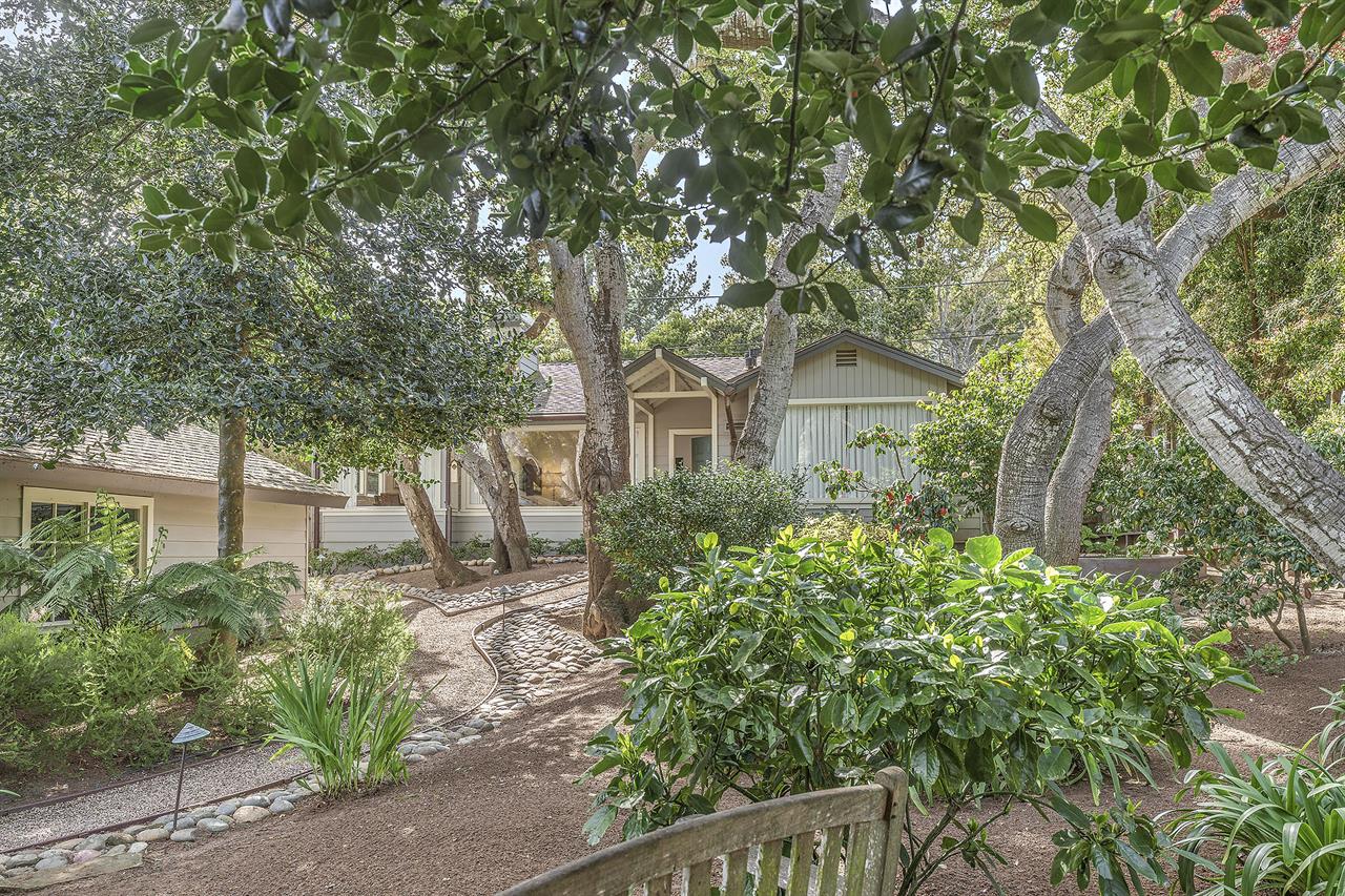 Front Courtyard Area