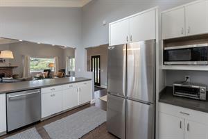 Fully Equipped Kitchen, Stainless Steel Appliances