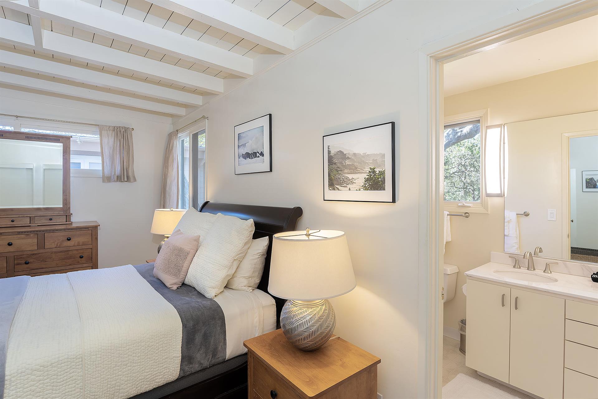 Bedroom 1, Queen Bed, En Suite with Shower