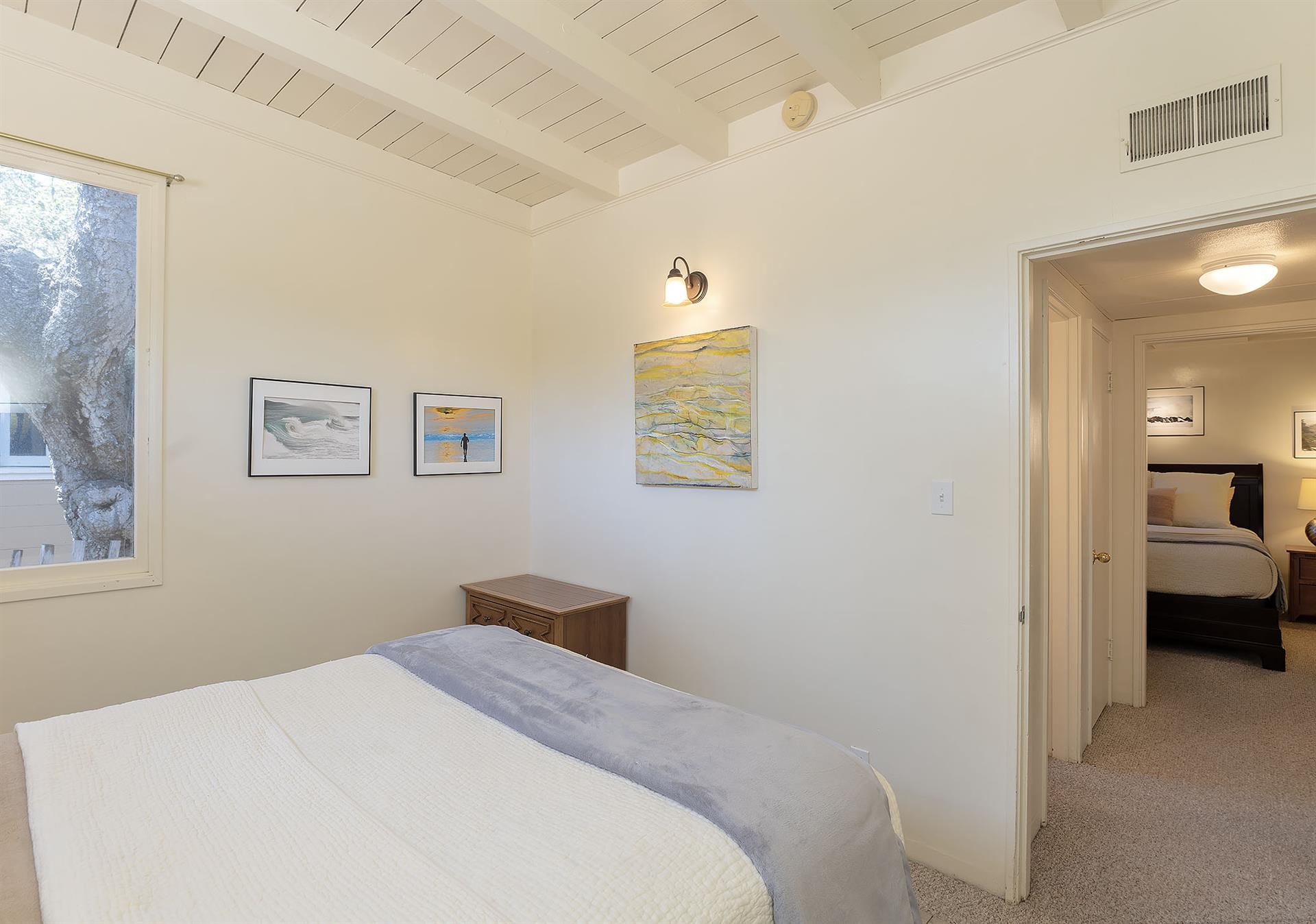 Bedroom 2, Queen Bed