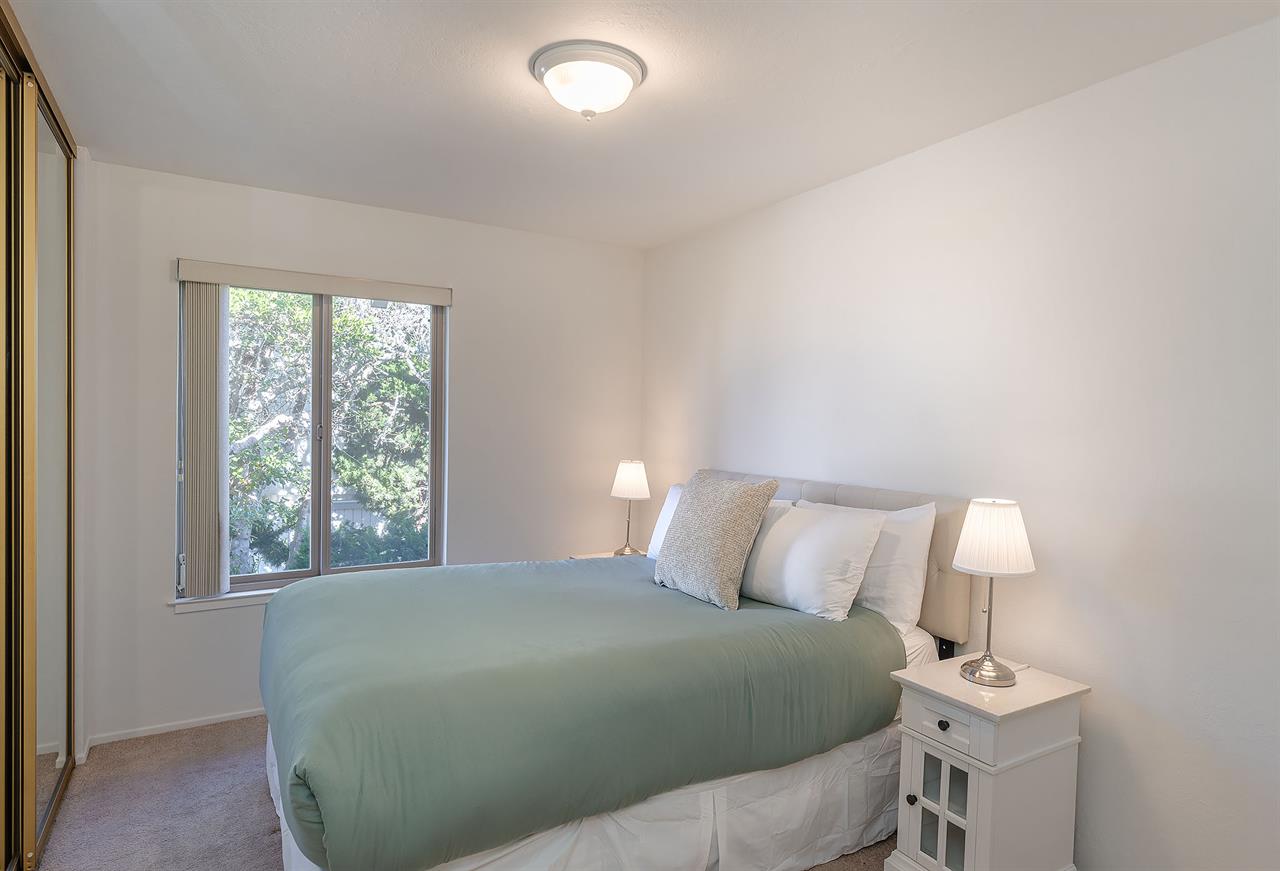 Bedroom 2, Queen Bed