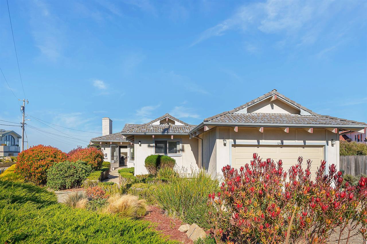 Front of Home, Walk to the Bay