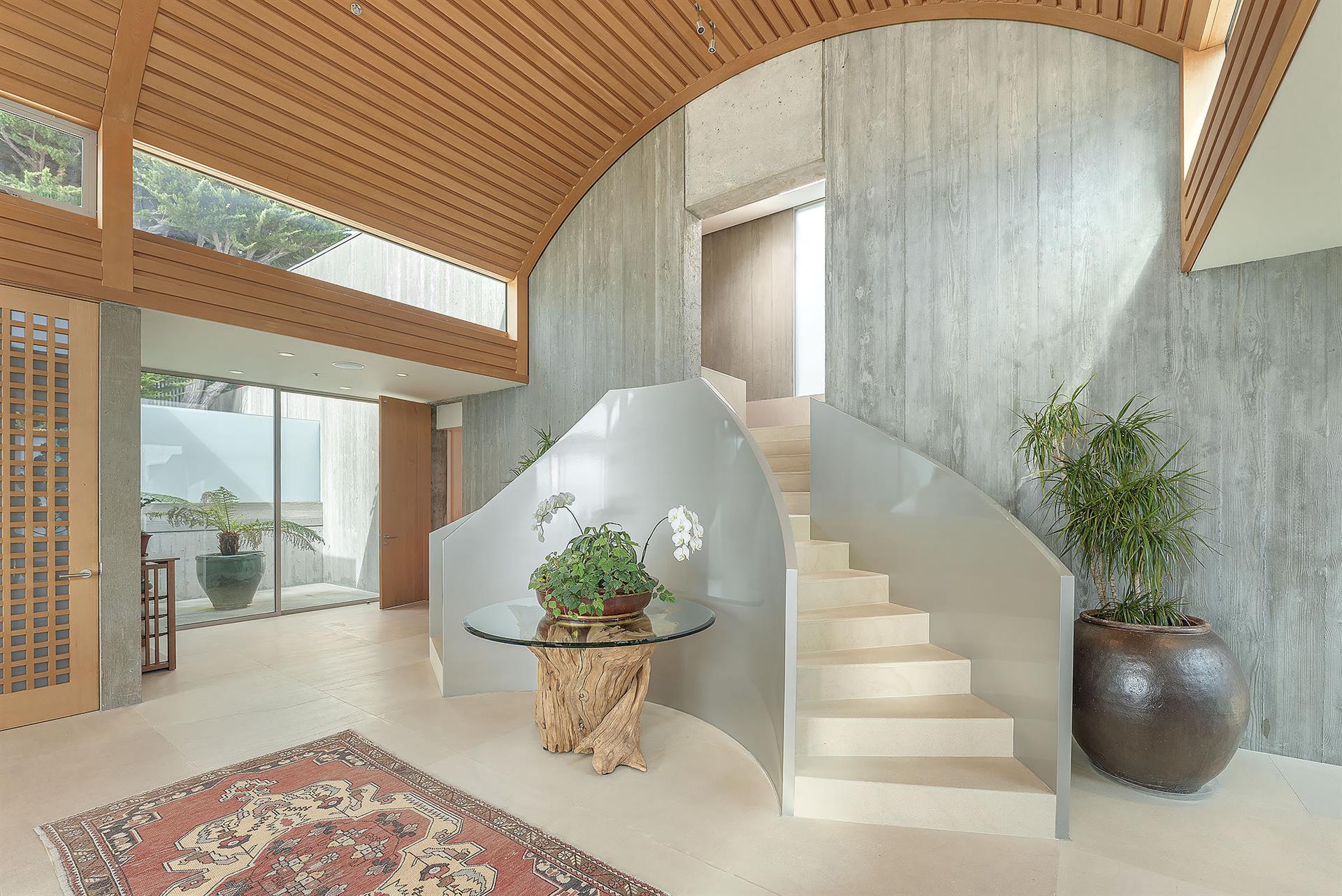 Upper Level Foyer