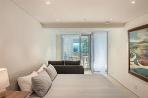Bedroom 3, King Bed, En Suite Jack and Jill Bathroom Shared