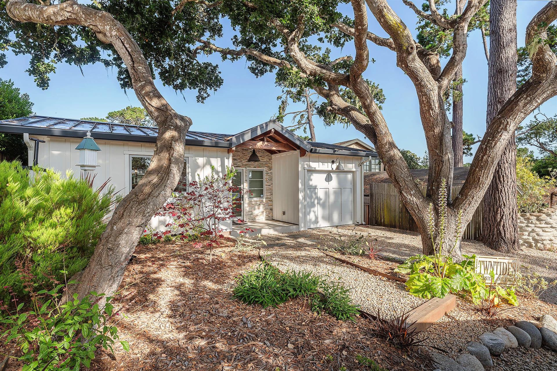 Welcome to Twin Tides CarmelbytheSea Home with Hot Tub