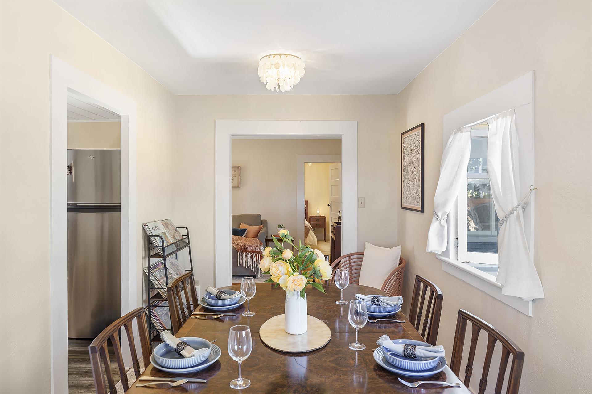 Dining Room Seats 6