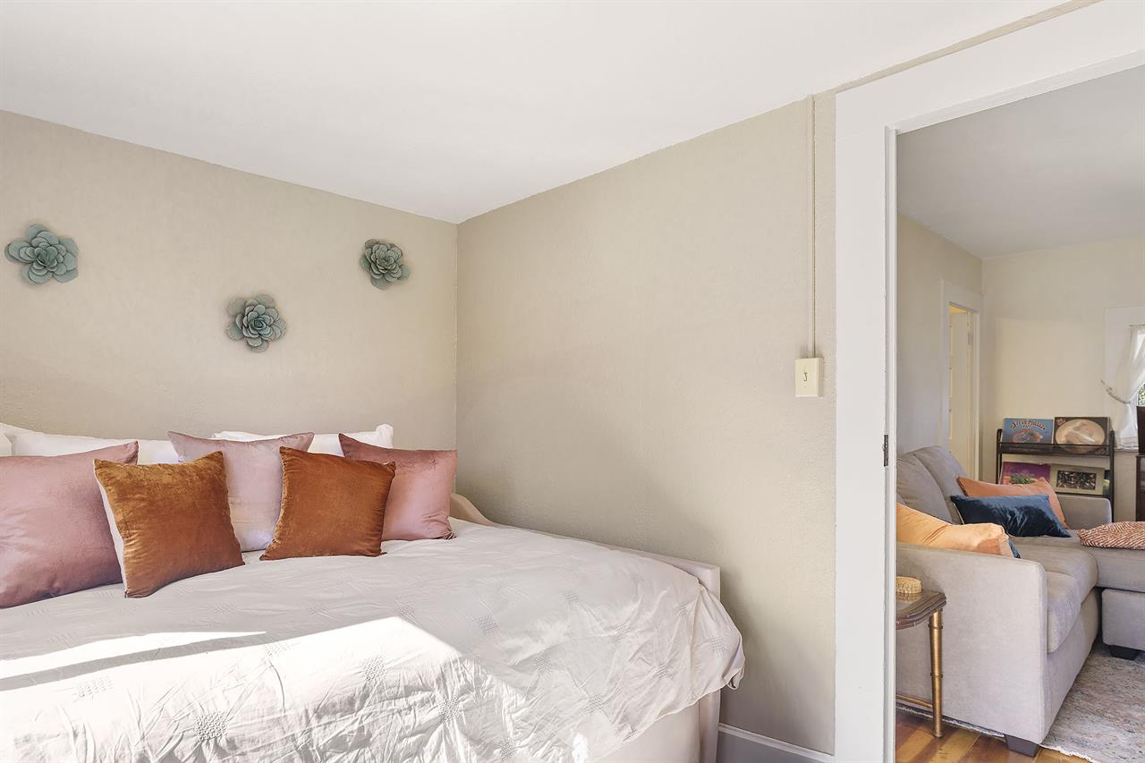 Bedroom 2, Queen Day Bed