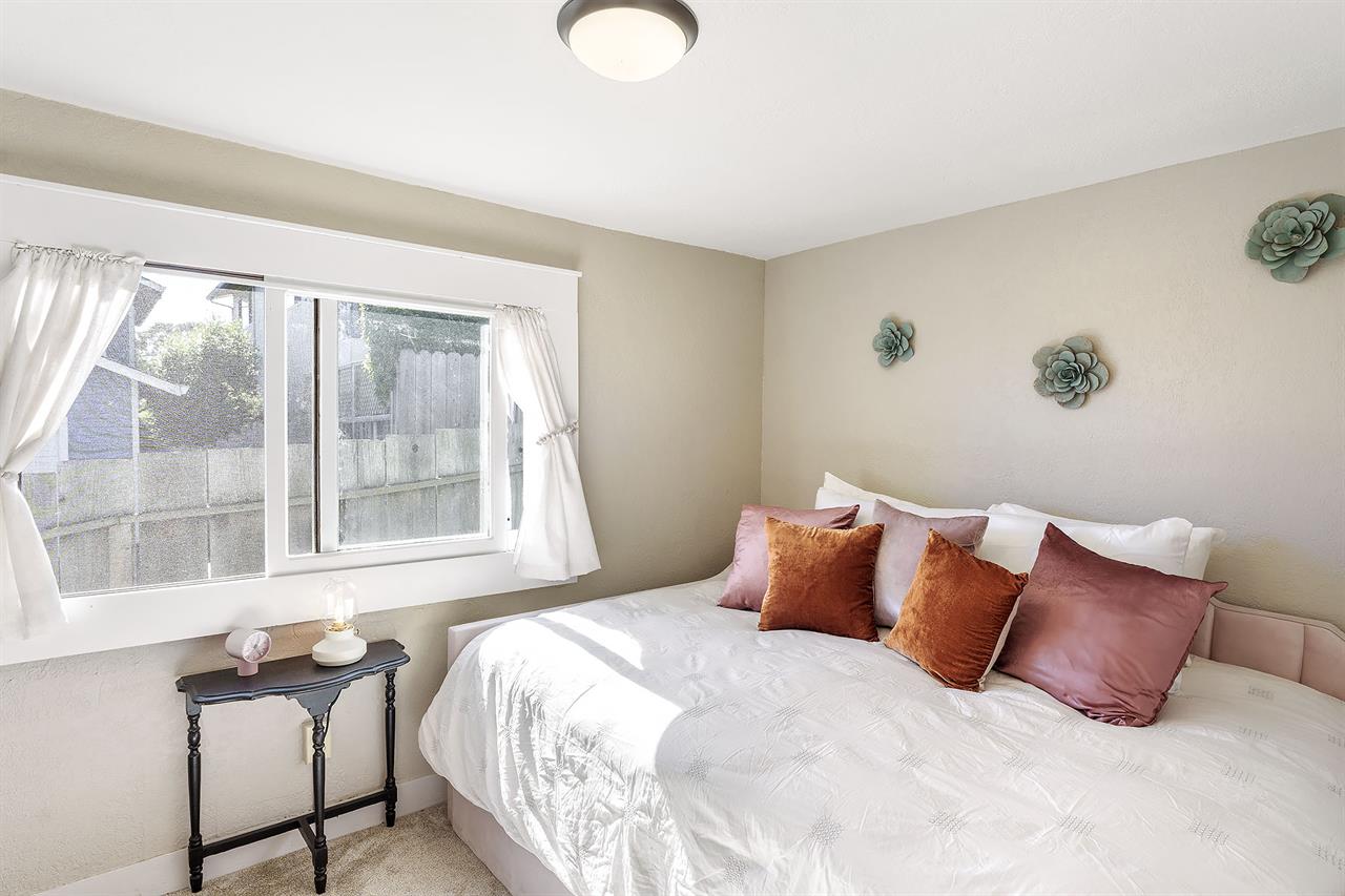 Bedroom 2, Queen Day Bed