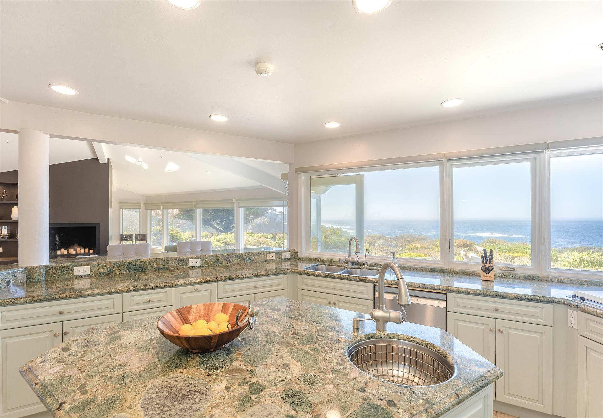 Fully Equipped Gourmet Kitchen