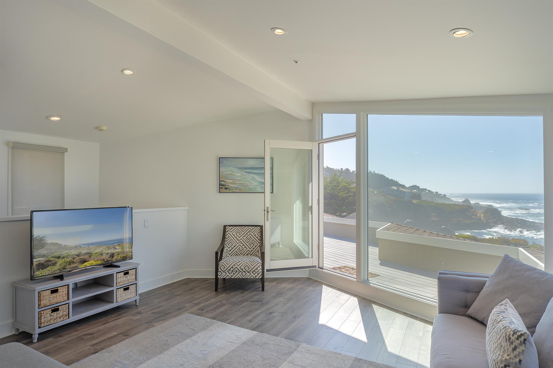 Family Room has an Ocean View and a Smart TV.