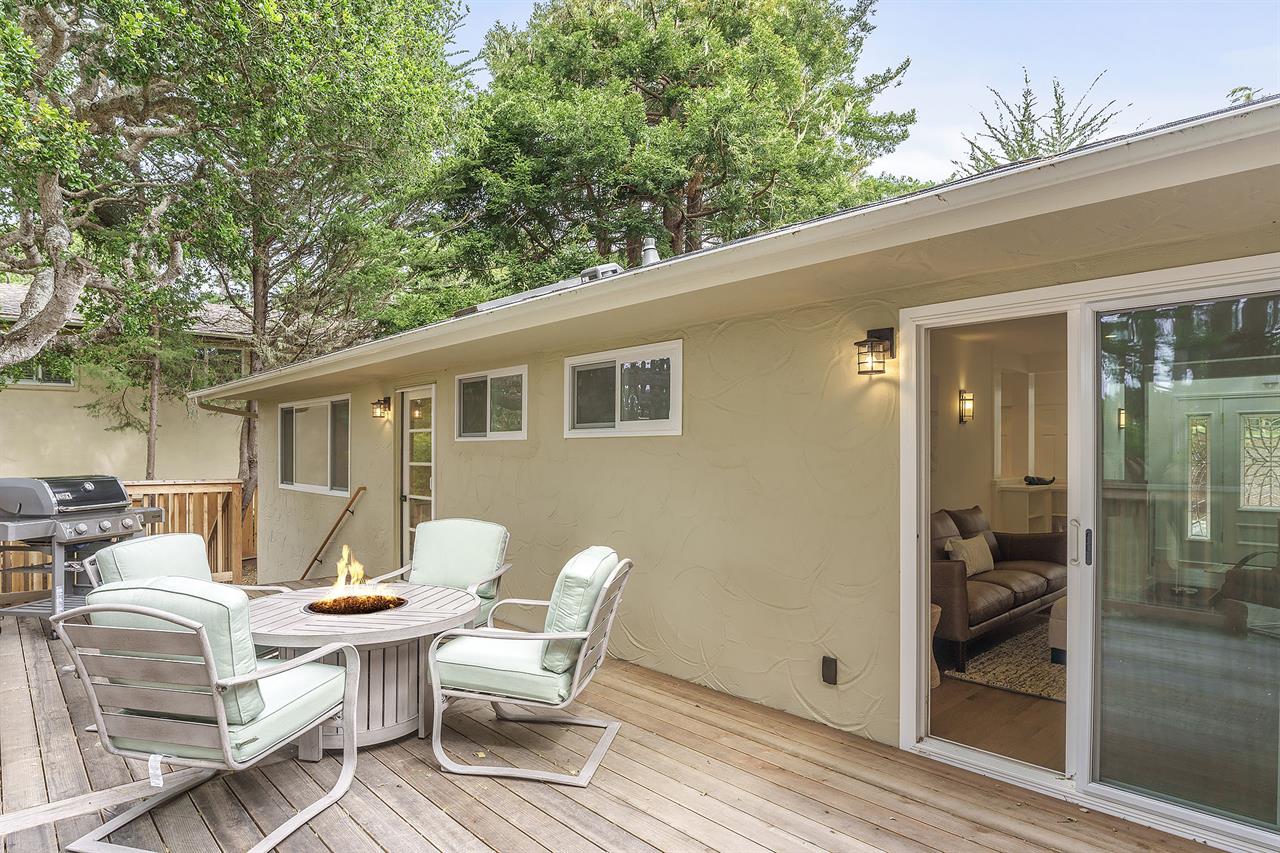 Large Outdoor Deck with FirePit Table and Gas Grill