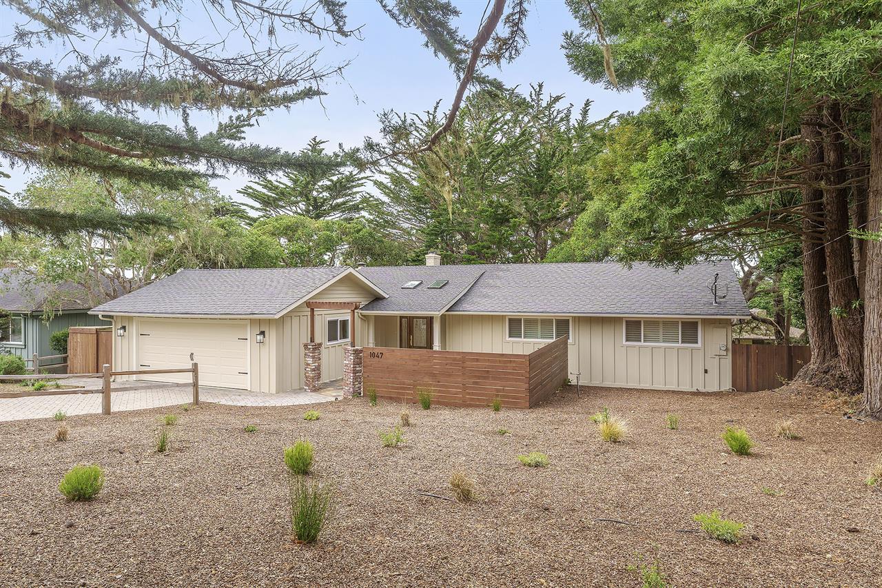 Welcome to Sea Esta  Front of the Home