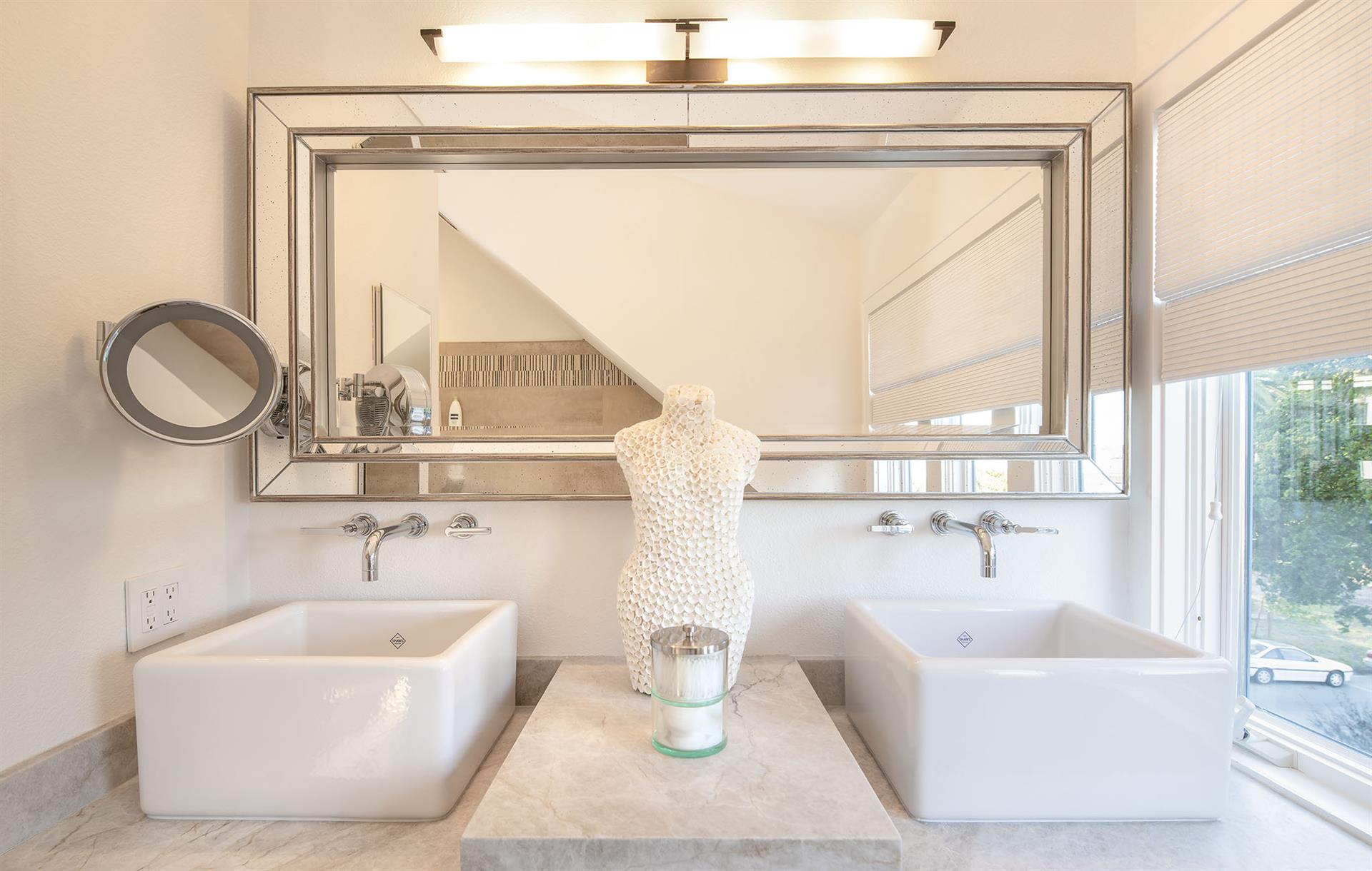 En Suite Bath, 3rd Level