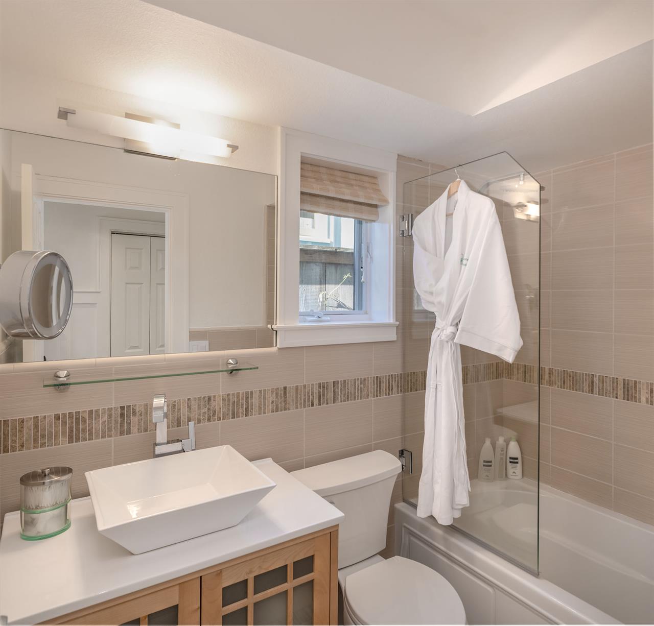 Downstairs Bathroom with ShowerOverTub