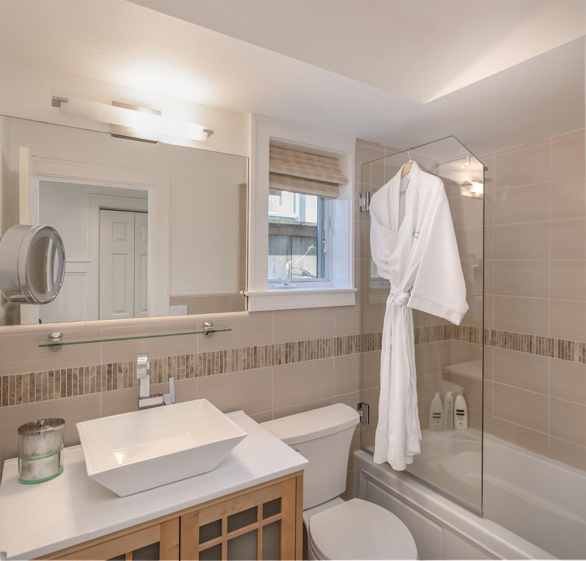 Downstairs Bathroom with ShowerOverTub