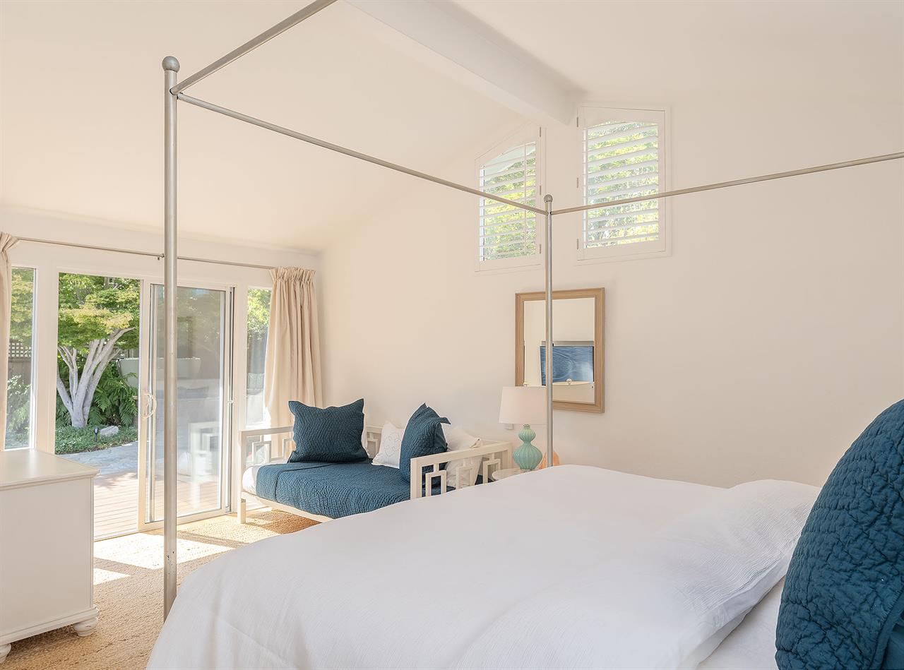 Bedroom 1, King, Twin Day Bed, TV, En Suite, Patio Access