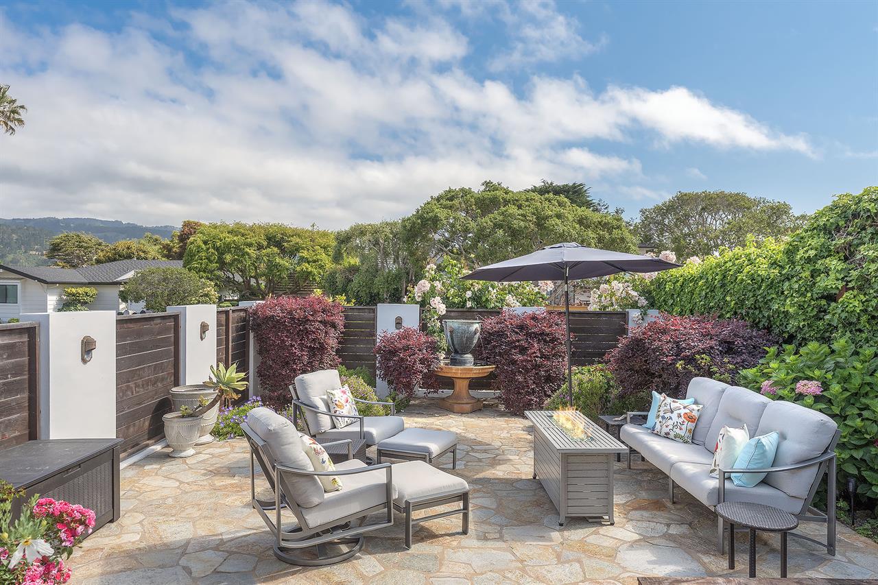 Front Patio has a Fire Pit