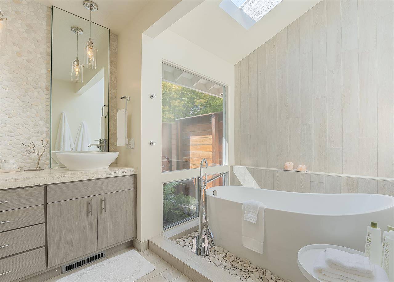 Decadent En Suite Bath, Shower, Separate Tub, Dual Vanity