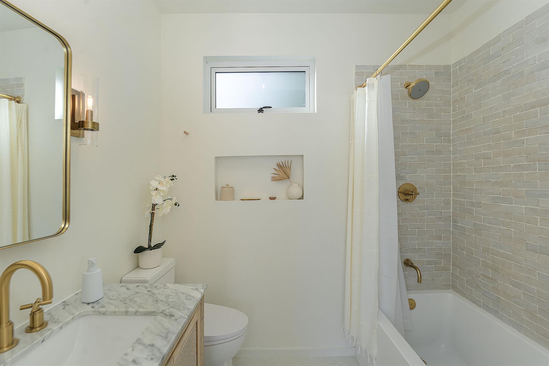 En Suite Bathroom for Bedroom 1