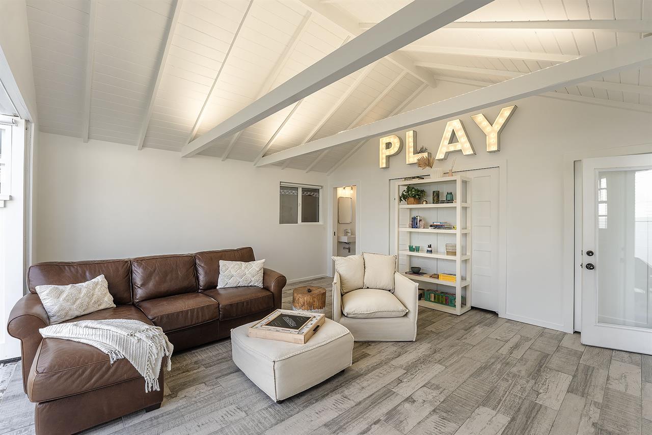Detached Bonus Room