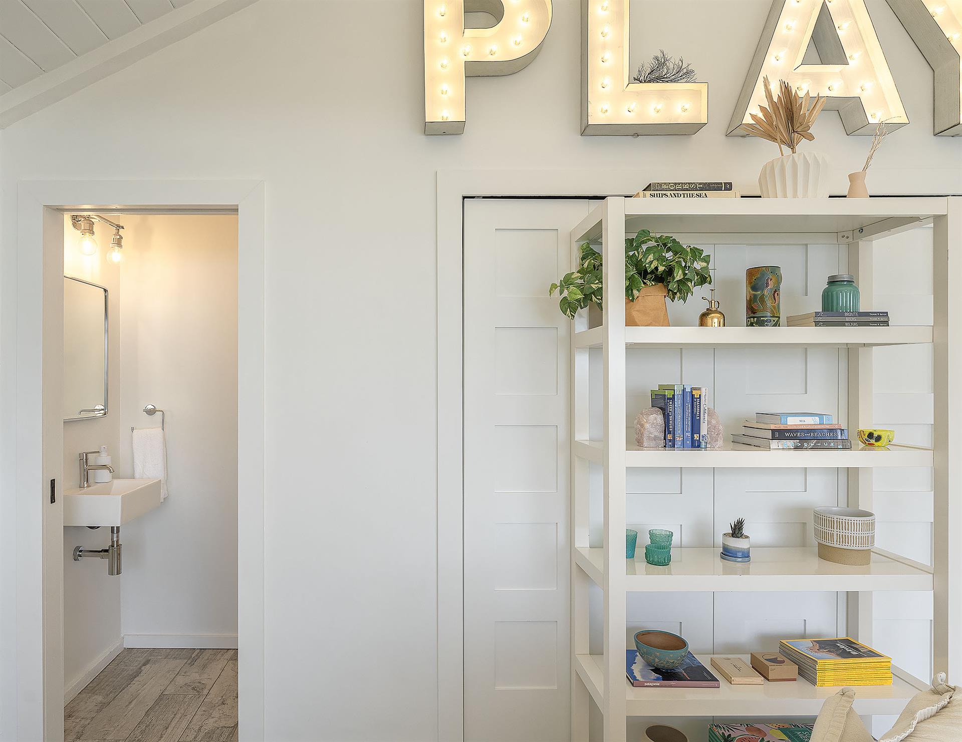 Detached Bonus Room with Powder Room
