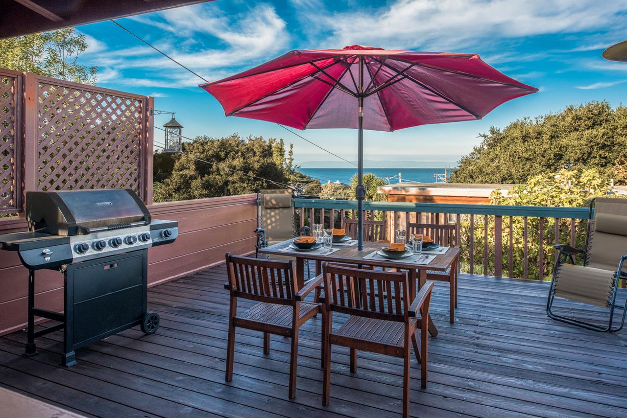 Outdoor Deck with Gas Grill