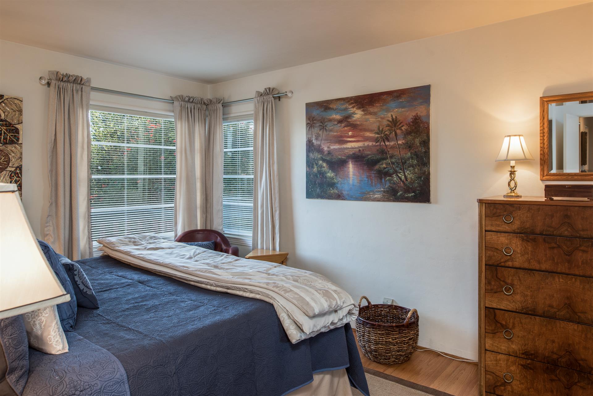 Bedroom 1 with a King Bed New mattress 2023