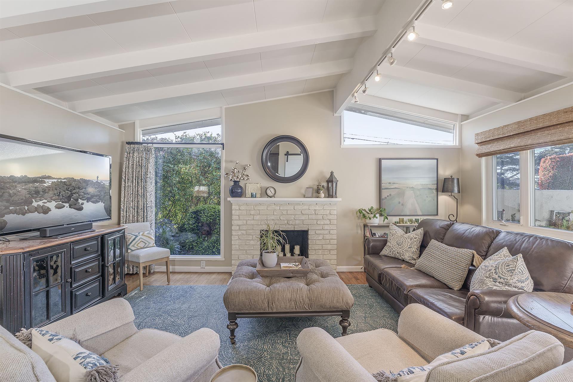 Welcome to Mission Fields 3 Bed2 Bath Carmel Home