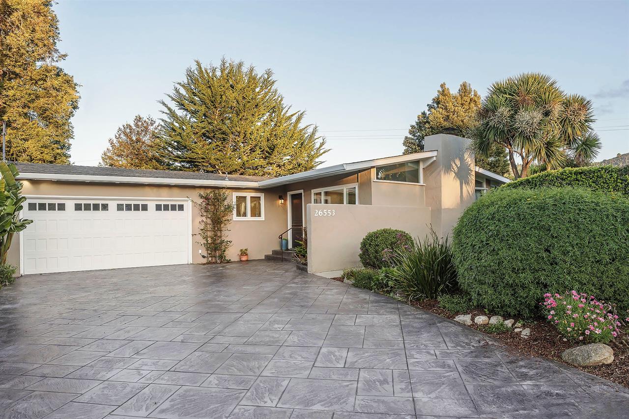 Front of the Home, Quiet Cul de Sac Location