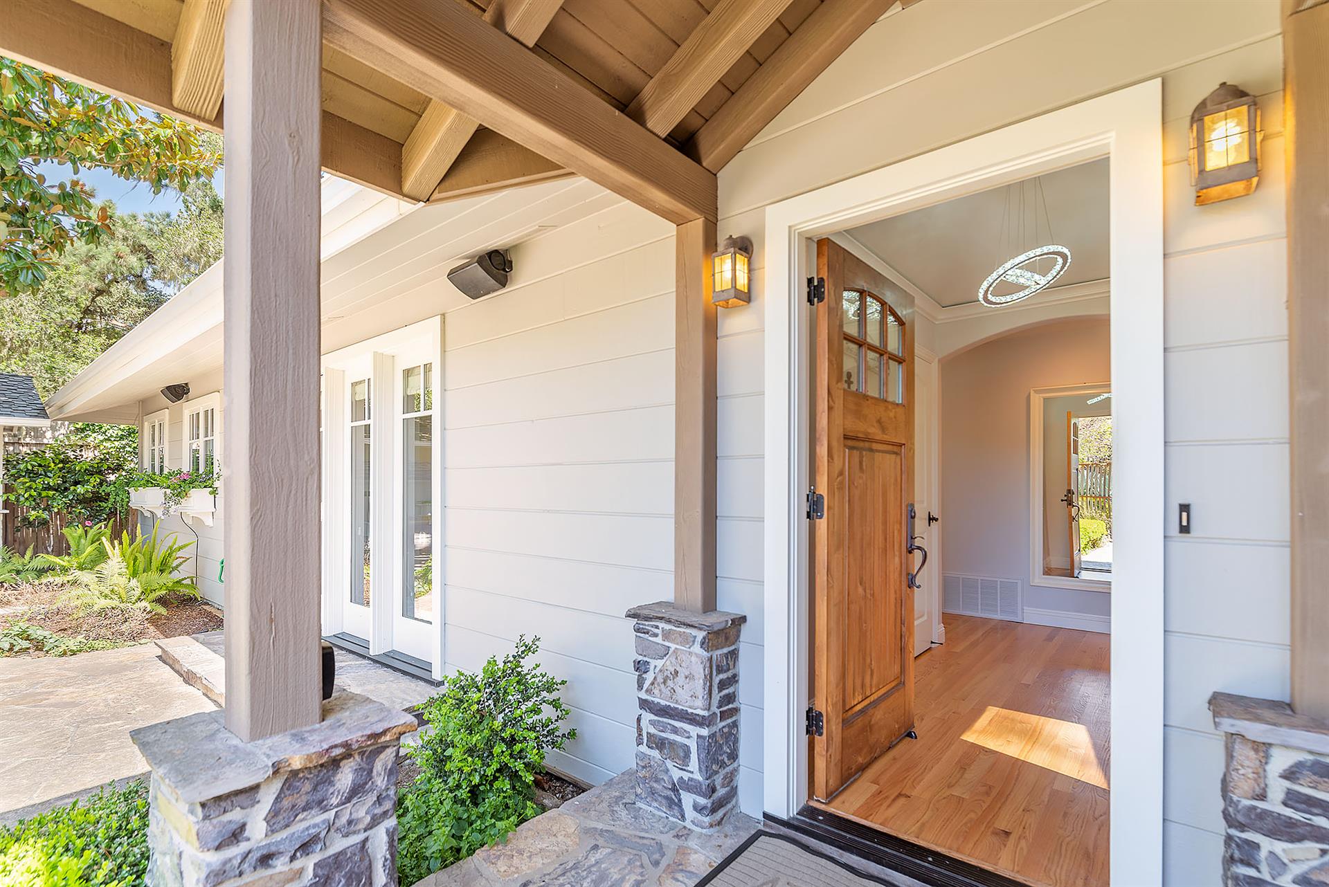 Mollys Cove  3 Bedrooms  2 Baths