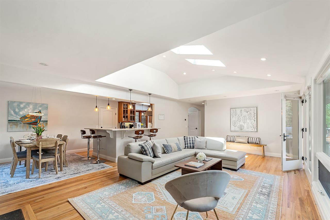 Living Room  Dining Area