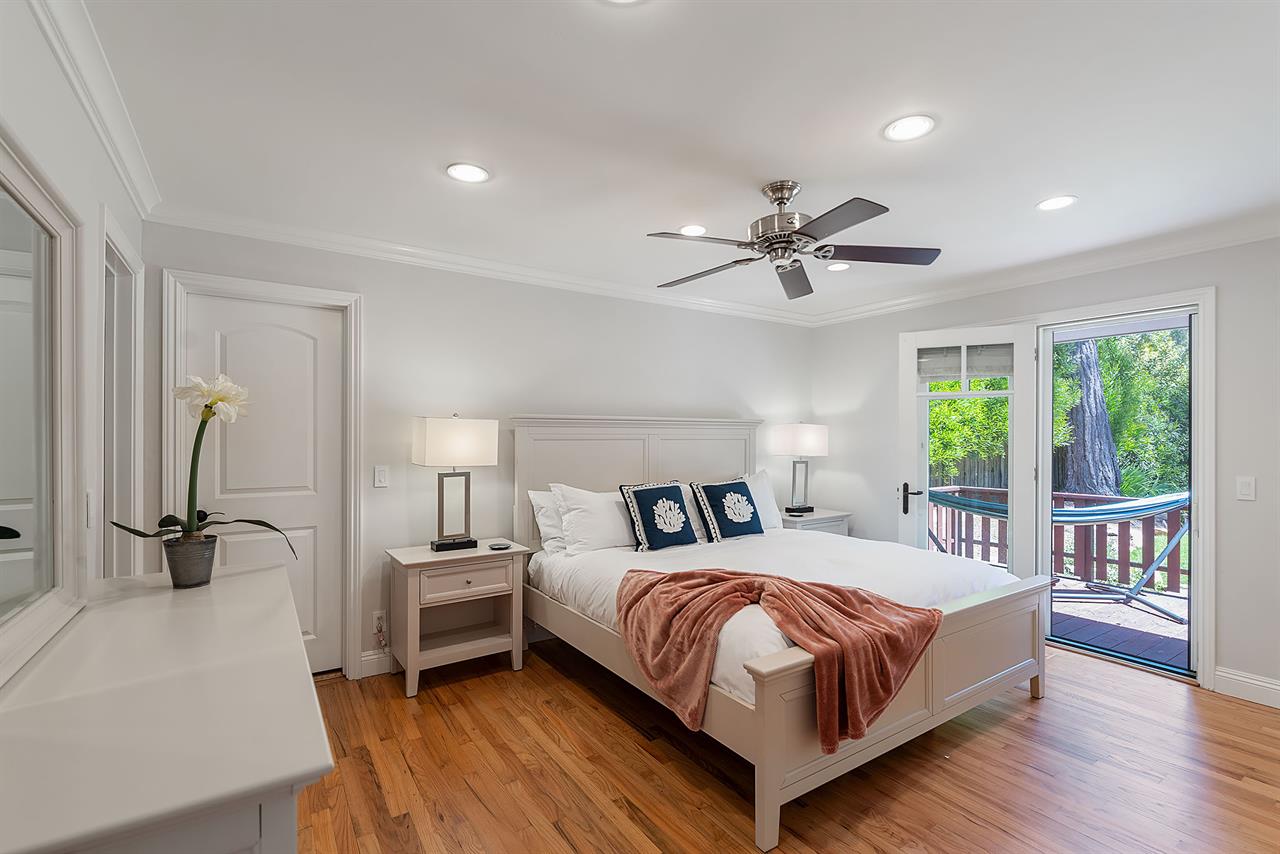 Bedroom1, King Bed, En Suite with Shower