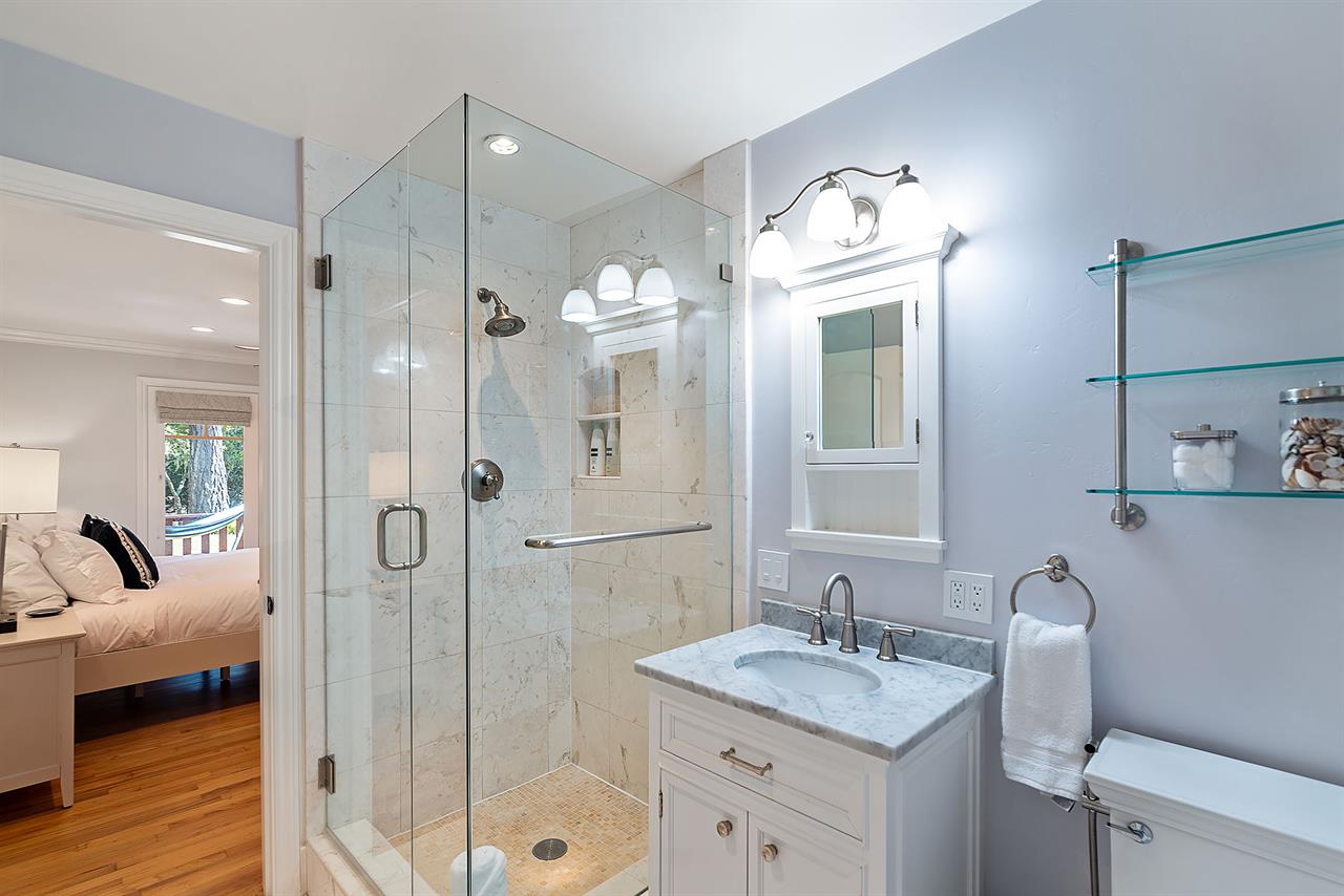 EnSuite Bathroom with Shower