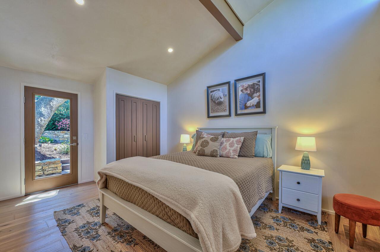 Bedroom 2, Queen, Access to Back Yard