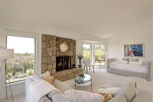 Ocean View Living Room  Gas Fireplace and Daybed