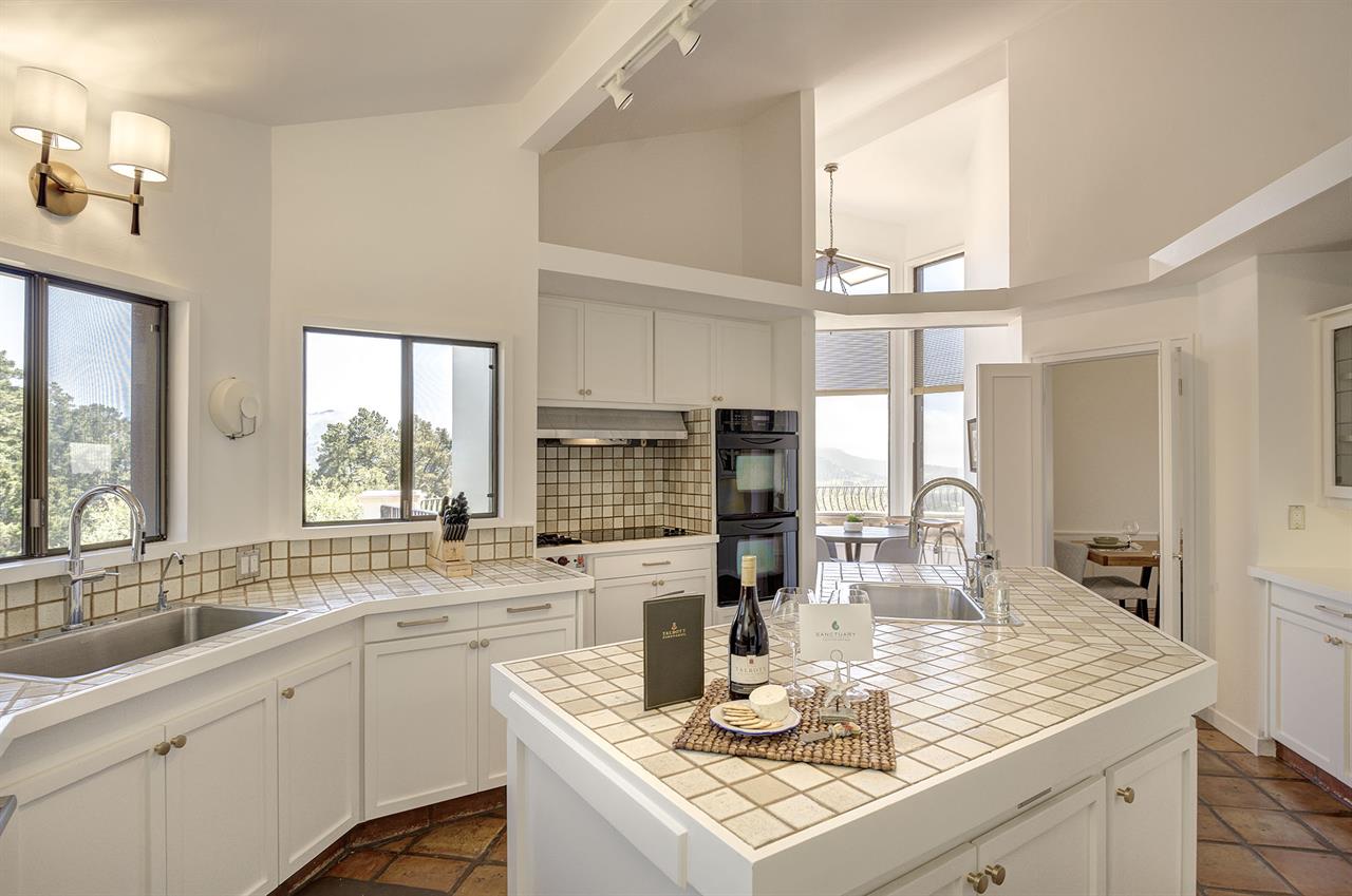 Fully Equipped Chefs Kitchen
